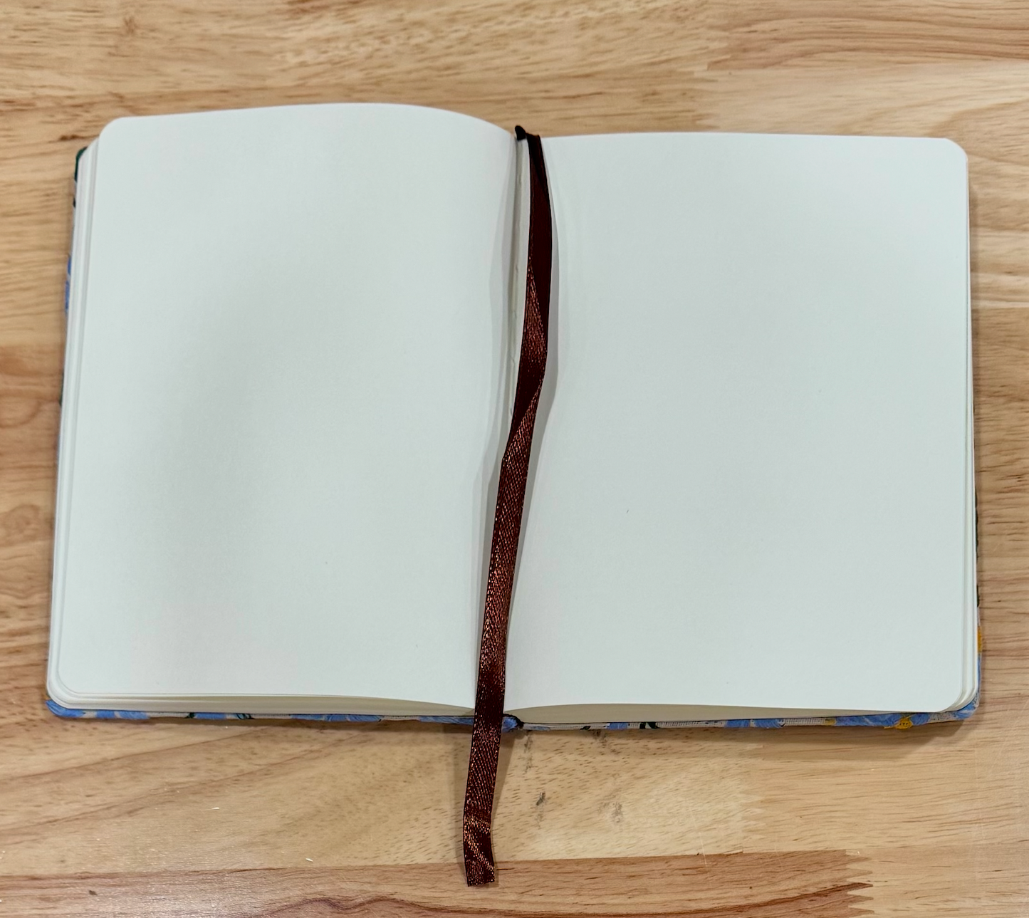 Joytime Blue Flower Embroidered Notebook šø