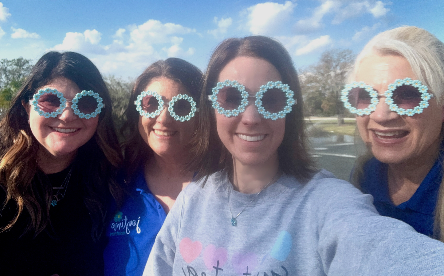 Blue Flower Joytime Sunglasses ☀️🌸